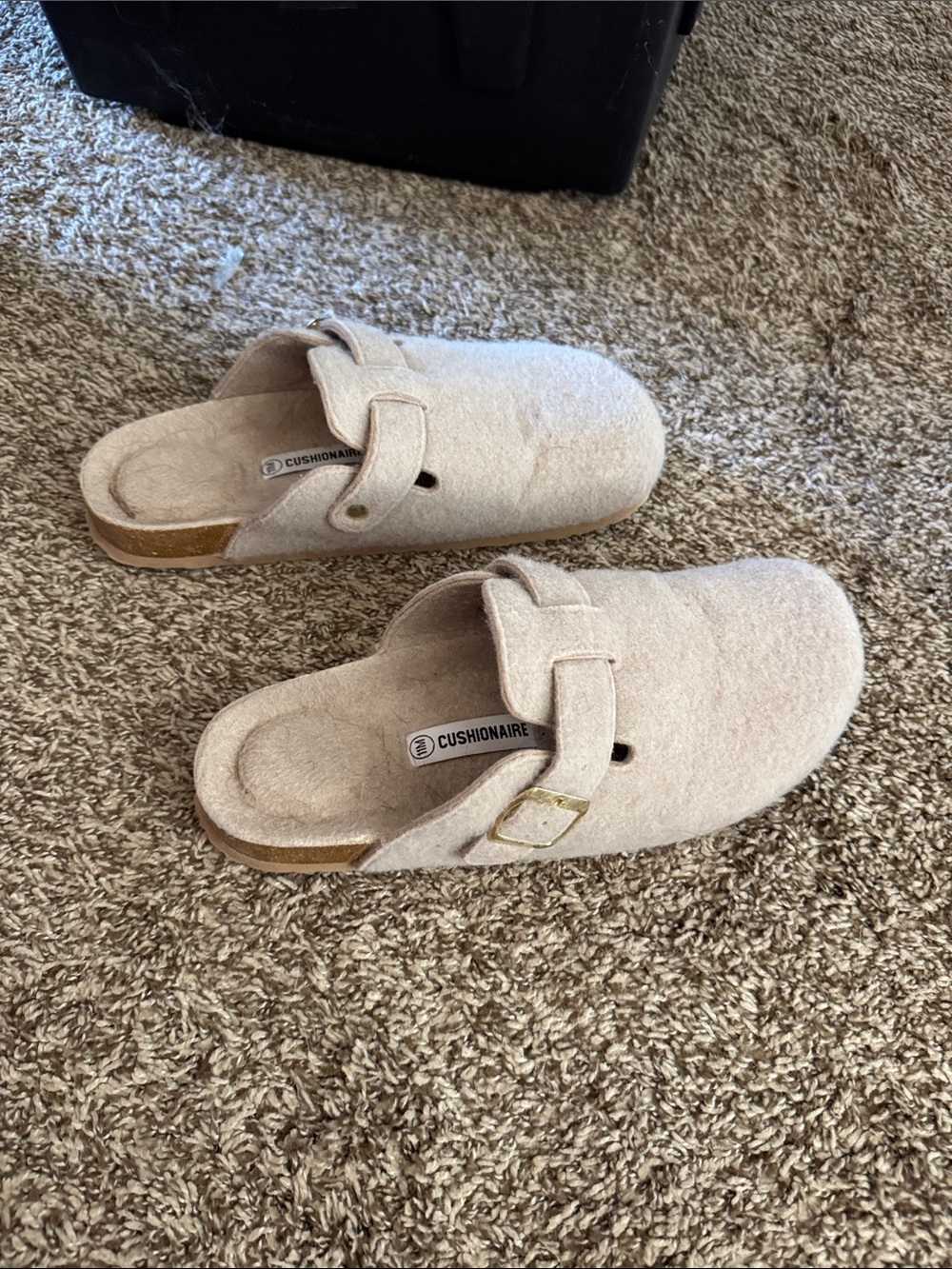Cushionaire Women's Cream Slip-On Clog Mules - Picture 2 of 3